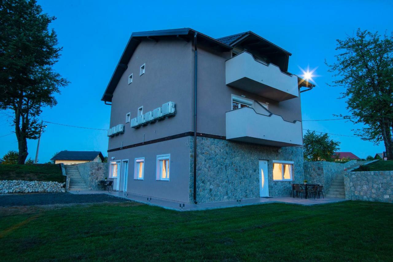 Black Queen Guesthouse Grabovac  Exterior photo