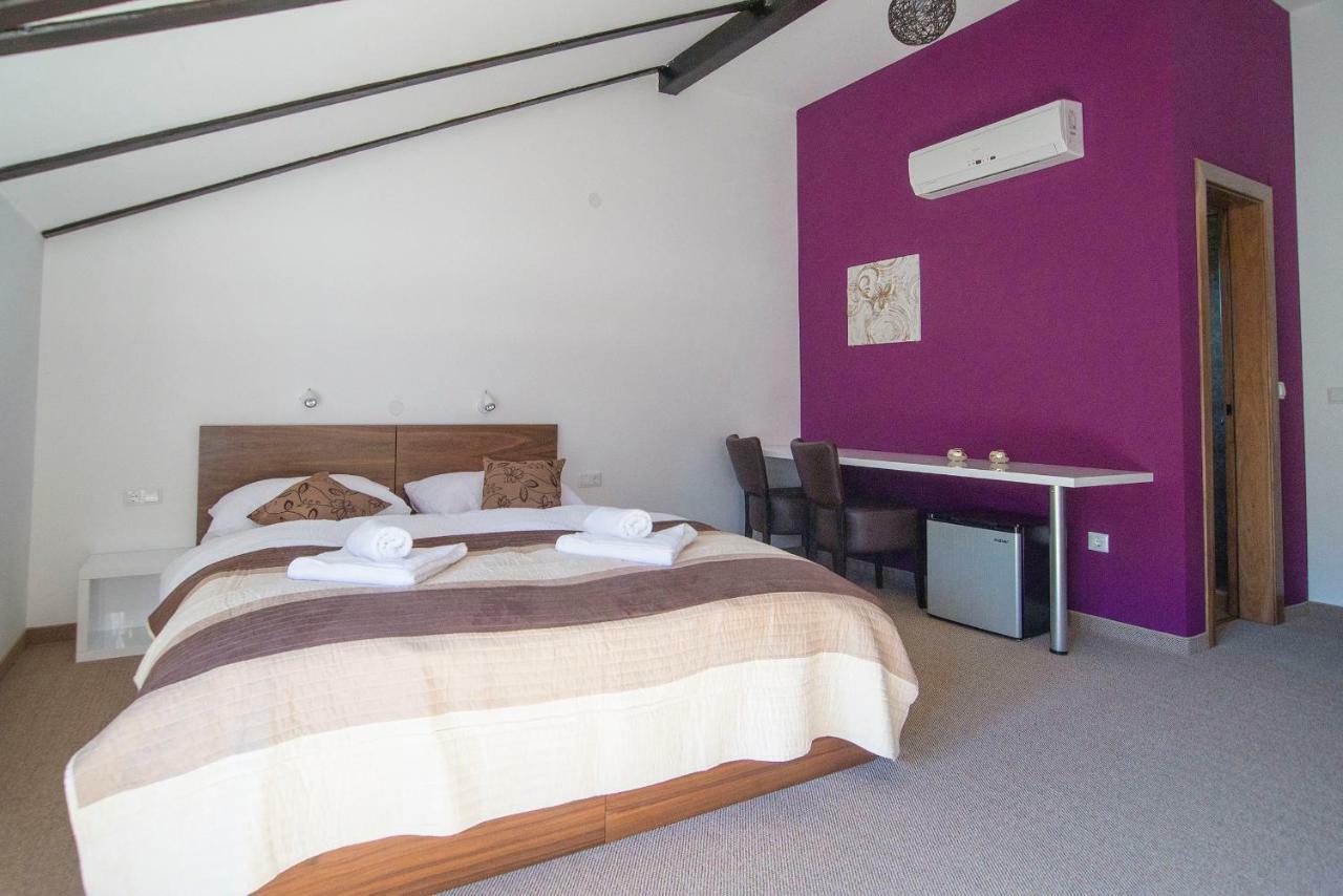 Black Queen Guesthouse Grabovac  Exterior photo