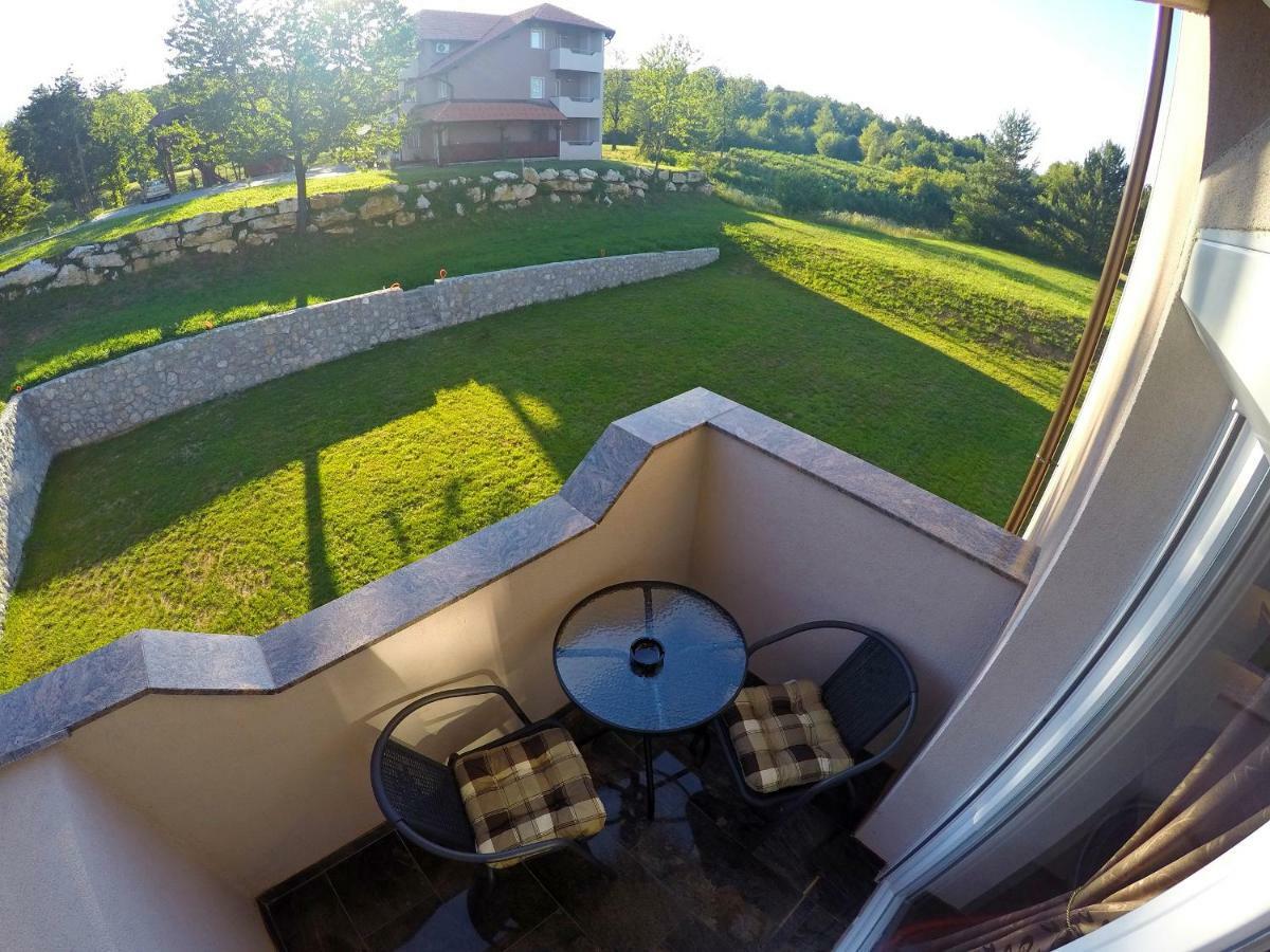 Black Queen Guesthouse Grabovac  Exterior photo